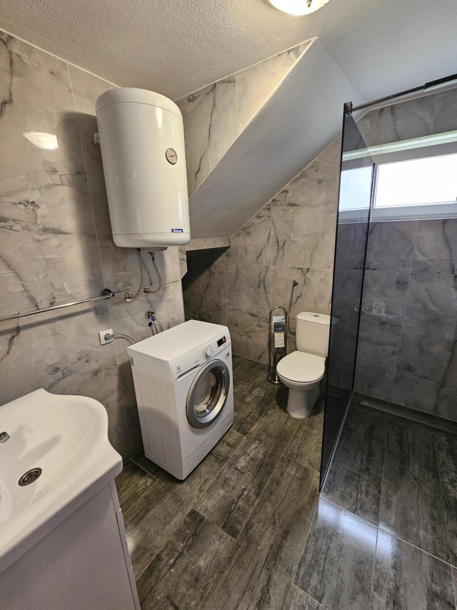 Apartman Mile - Holiday House Smoljanac Ngoại thất bức ảnh